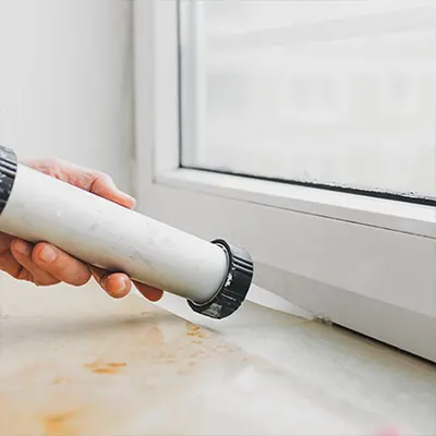 Pose de joint isolant pour fenêtre à Lyon – Volets Lyonnais
